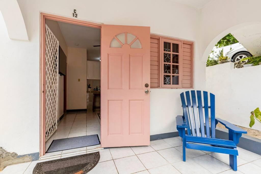 Shaw Park Gem Apartamento Ocho Rios Exterior foto